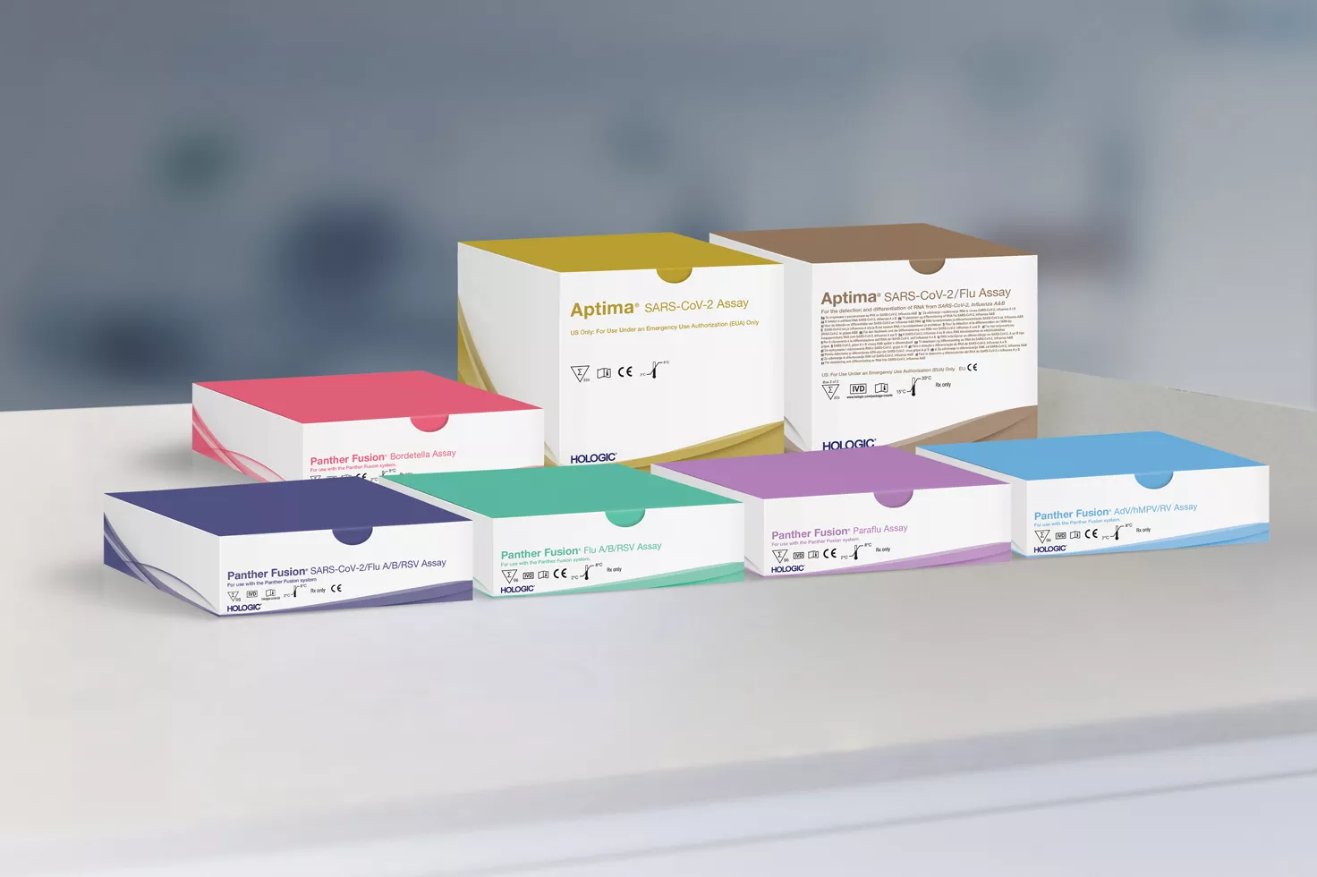 Scatole di test con laboratorio sullo sfondo